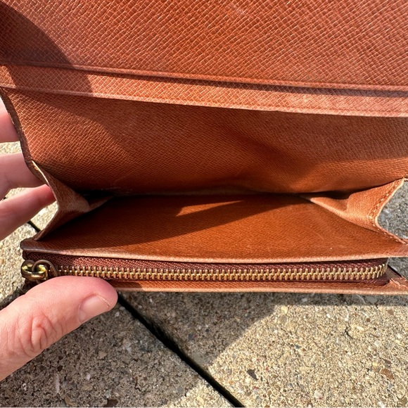 Louis Vuitton Monogram Tressor wallet - Picture 8 of 13